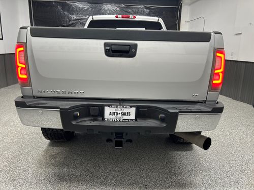 2012 Chevrolet Silverado 2500HD LT Crew Cab Lower Image 2