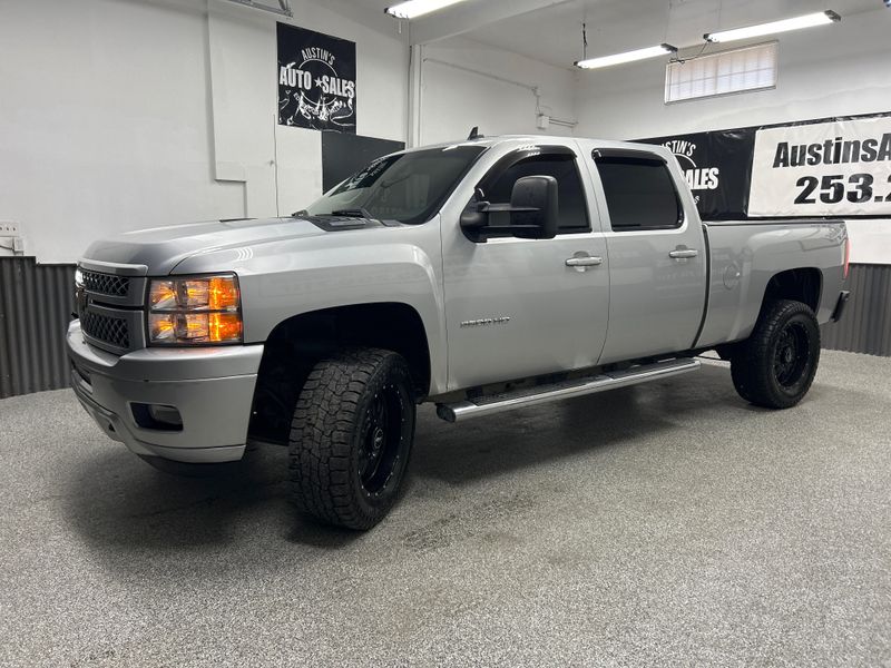 2012 Chevrolet Silverado 2500HD LT photo 2