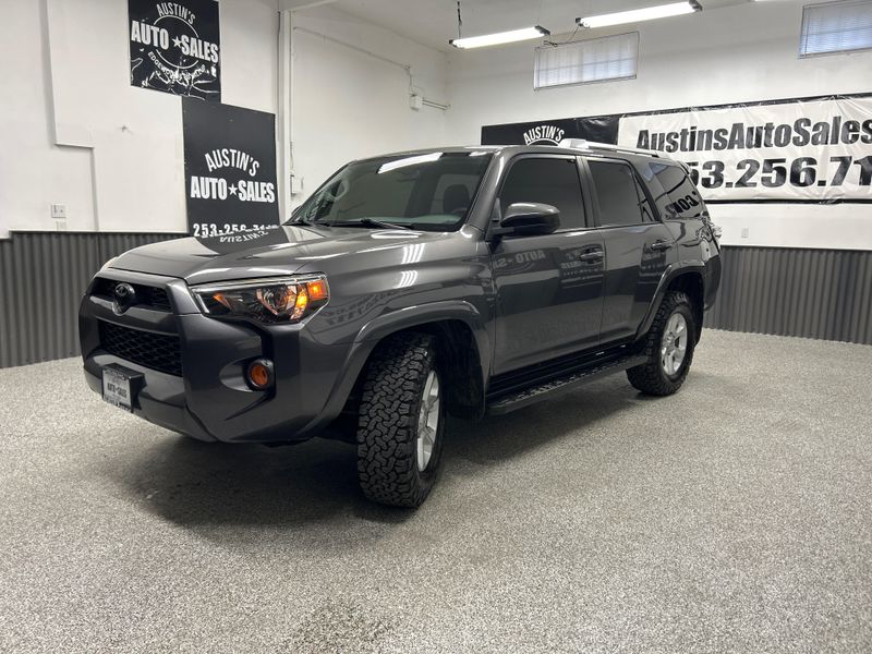 2015 Toyota 4Runner SR5 Upper Image 2
