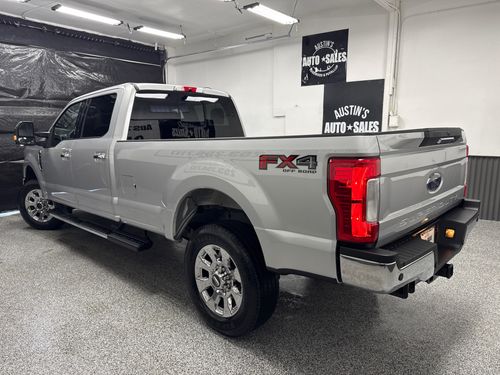 2019 Ford F-250 Super Duty Lariat Crew Cab Lower Image 1