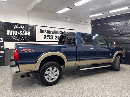 2014 Ford F-350 Super Duty Lariat Crew Cab Lower Image 3