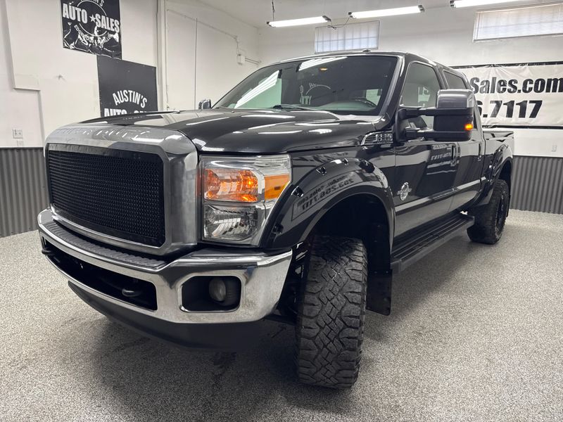 2013 Ford F-350 Super Duty Lariat Crew Cab Upper Image 2