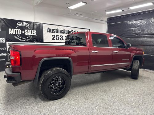 2015 GMC Sierra 2500HD Denali Crew Cab Lower Image 3