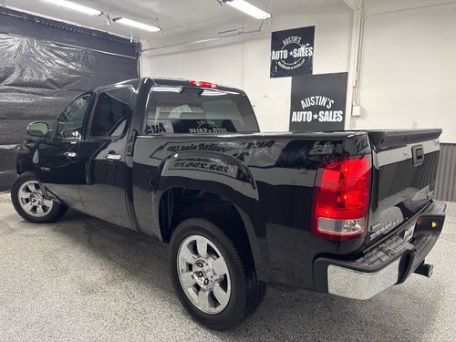 2011 GMC Sierra 1500 SLE Crew Cab Lower Image 1