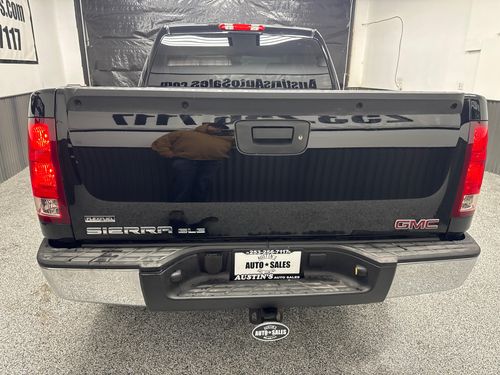 2011 GMC Sierra 1500 SLE Crew Cab Lower Image 2