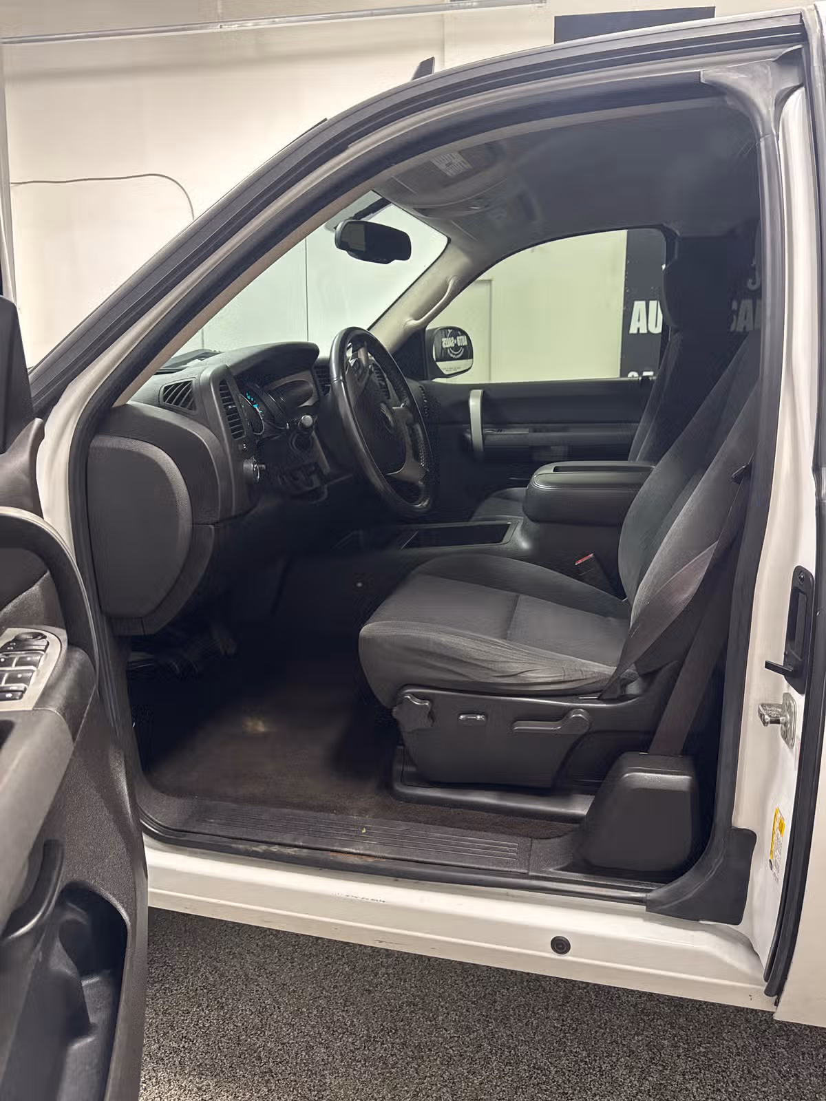 2009 GMC Sierra 1500 SLE Image 9