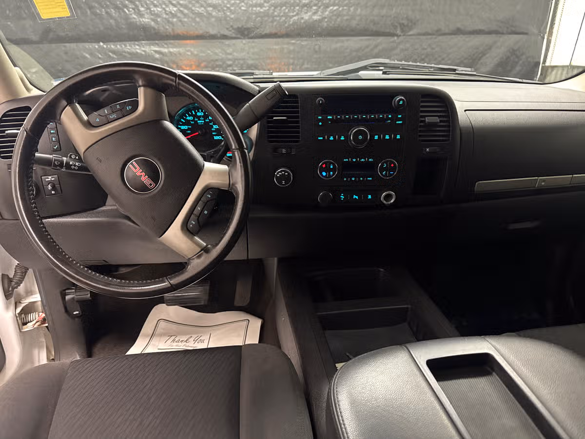 2009 GMC Sierra 1500 SLE Image 11