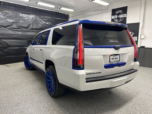 2017 Cadillac Escalade ESV Premium Luxury Lower Image 1