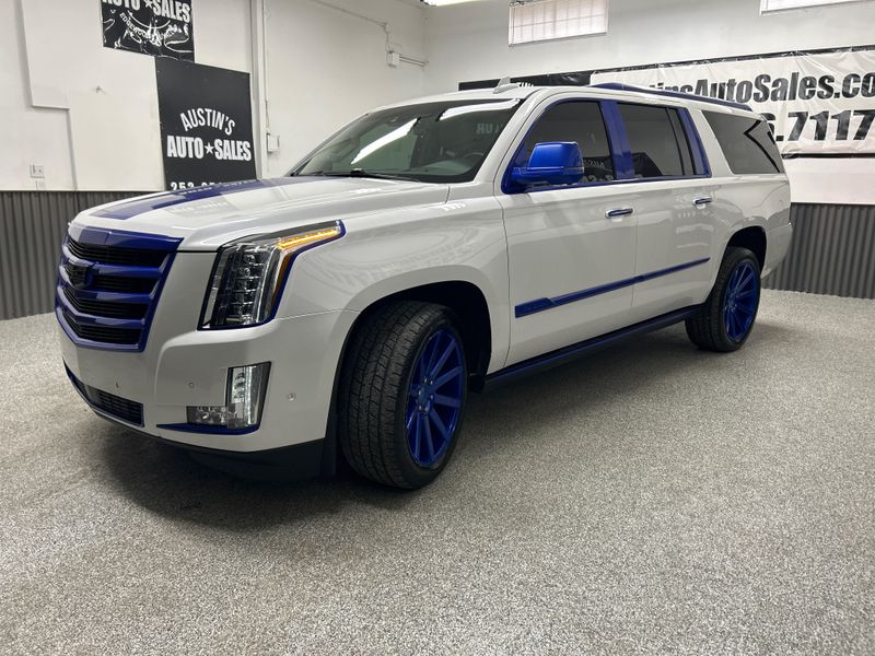 2017 Cadillac Escalade ESV Premium Luxury Upper Image 2