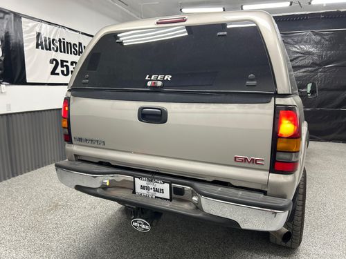 2006 GMC Sierra 3500 SLT Crew Cab Lower Image 2