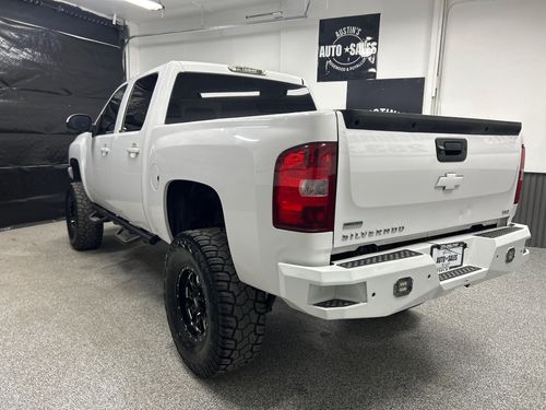 2011 Chevrolet Silverado 1500 LTZ Crew Cab Lower Image 2