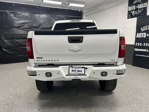 2011 Chevrolet Silverado 1500 LTZ Crew Cab Lower Image 3