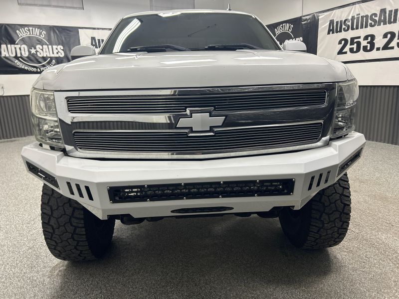 2011 Chevrolet Silverado 1500 LTZ Crew Cab Upper Image 2