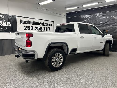 2021 Chevrolet Silverado 2500HD LT Crew Cab Lower Image 3
