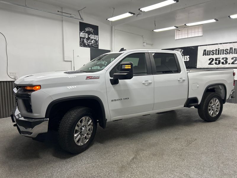 2021 Chevrolet Silverado 2500HD LT photo 2