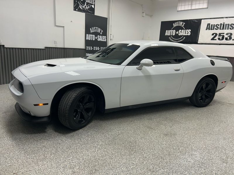 2015 Dodge Challenger SXT Upper Image 2