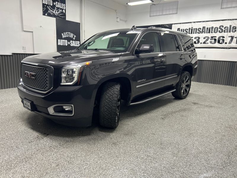 2017 GMC Yukon Denali Upper Image 2