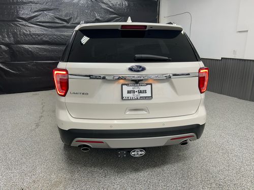 2016 Ford Explorer Limited Lower Image 2
