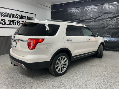 2016 Ford Explorer Limited Lower Image 3