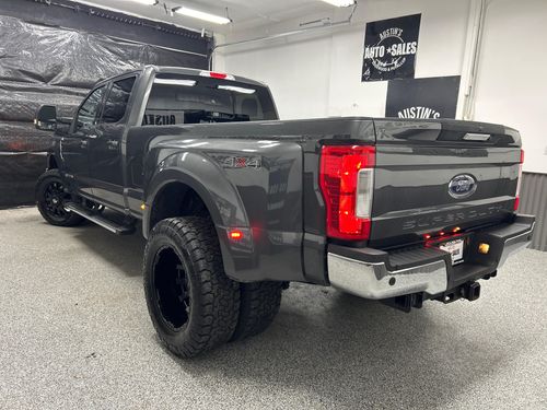 2019 Ford F-350 Super Duty Lariat Crew Cab Lower Image 1