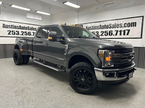 11218 - 2019 Ford F-350 Super Duty Lariat Crew Cab