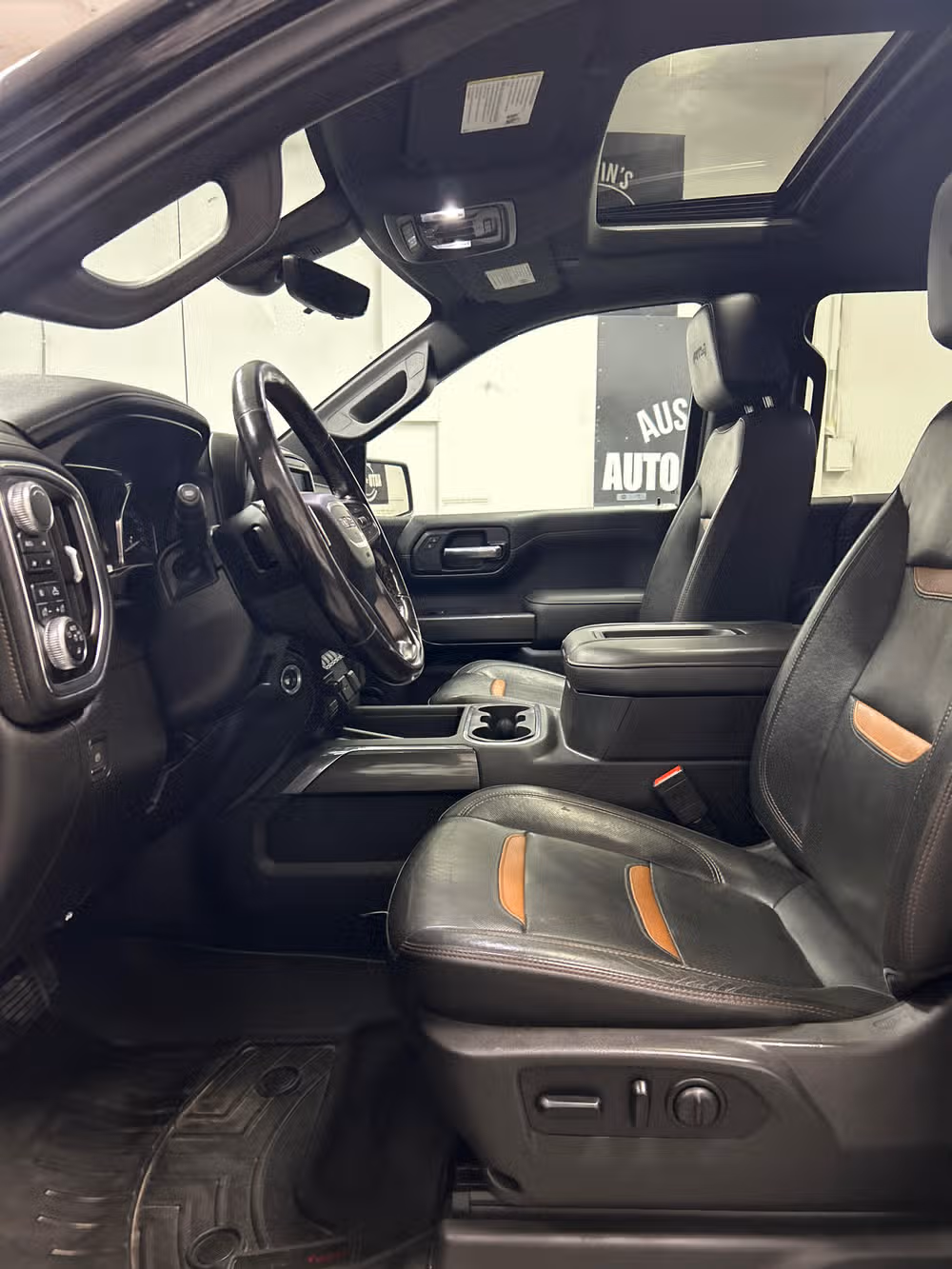 2019 GMC Sierra 1500 AT4 Crew Cab Image 9