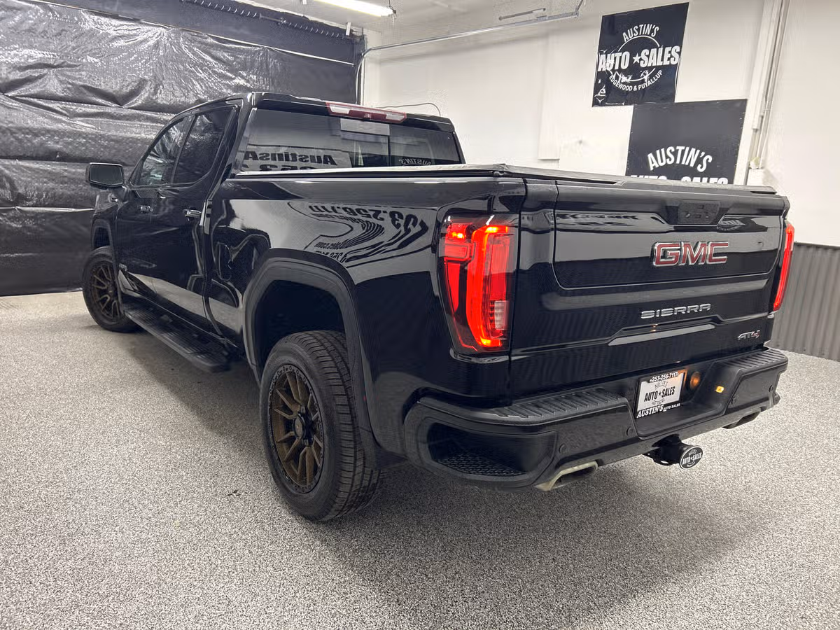2019 GMC Sierra 1500 AT4 Crew Cab Image 3