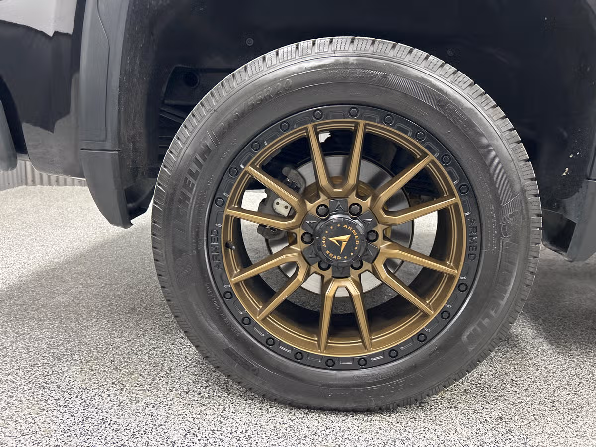 2019 GMC Sierra 1500 AT4 Crew Cab Image 6