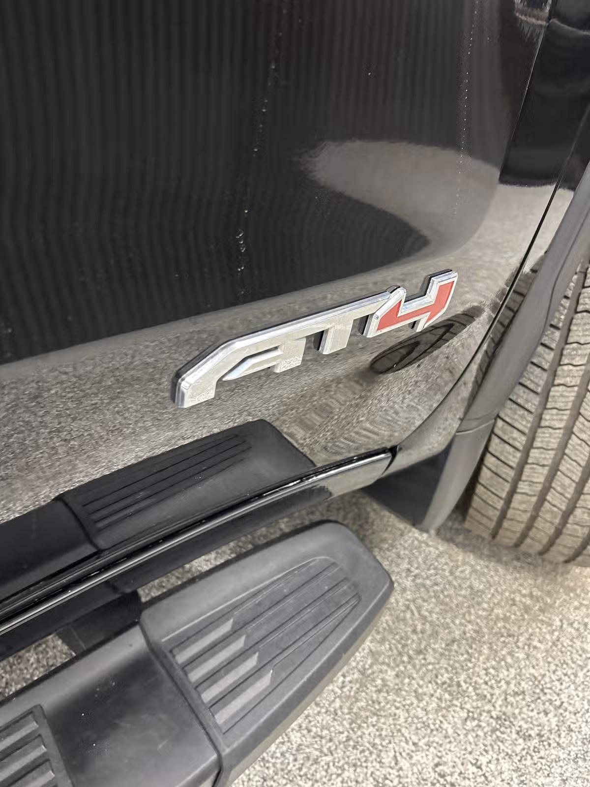 2019 GMC Sierra 1500 AT4 Crew Cab Image 8