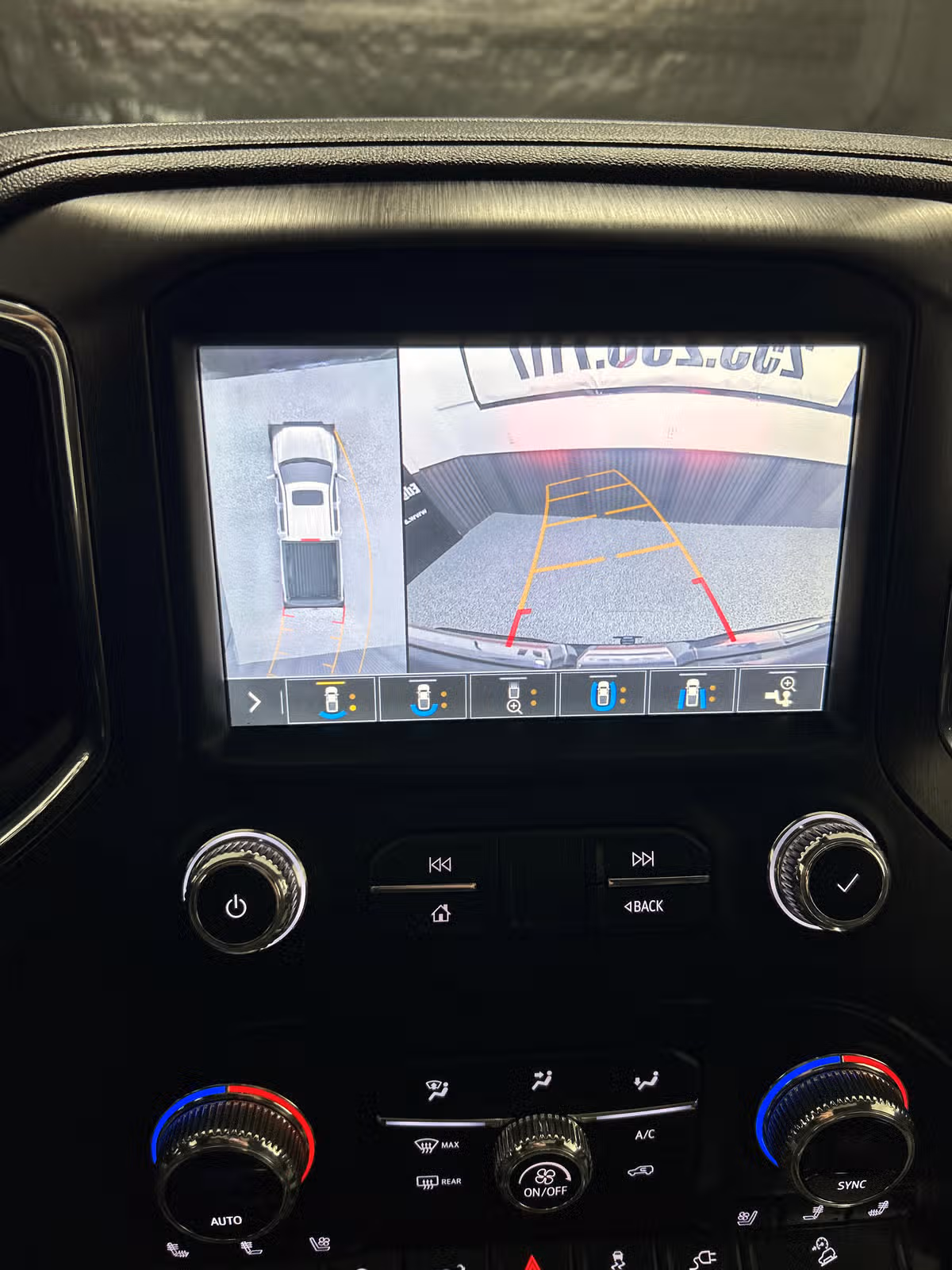 2019 GMC Sierra 1500 AT4 Crew Cab Image 16