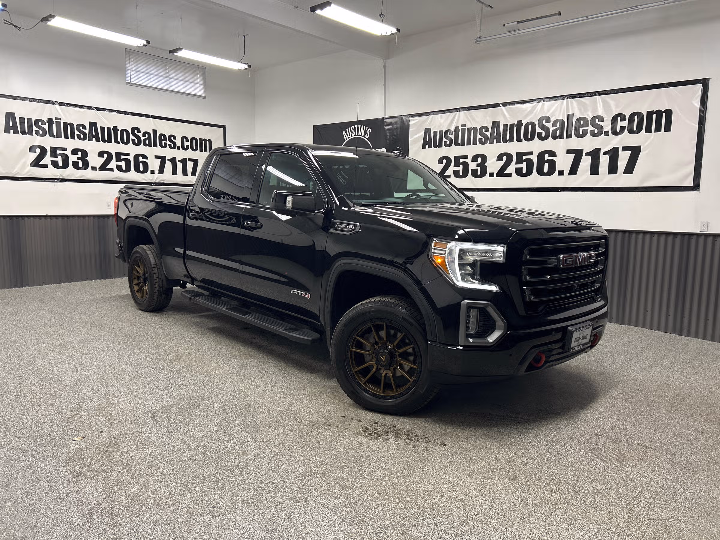 2019 GMC Sierra 1500 AT4 Crew Cab Image 1