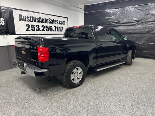 2017 Chevrolet Silverado 1500 LT Crew Cab Lower Image 3