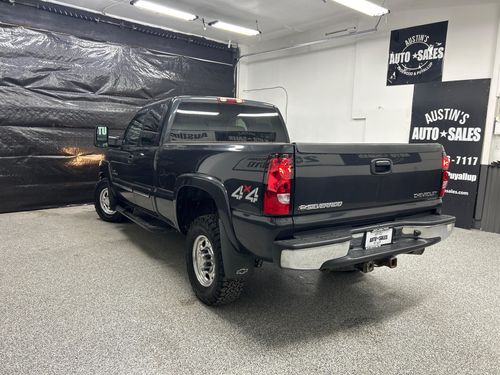 2004 Chevrolet Silverado 2500HD LT Extended Cab Lower Image 1