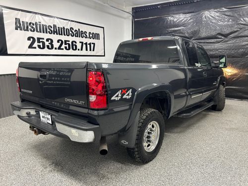 2004 Chevrolet Silverado 2500HD LT Extended Cab Lower Image 3