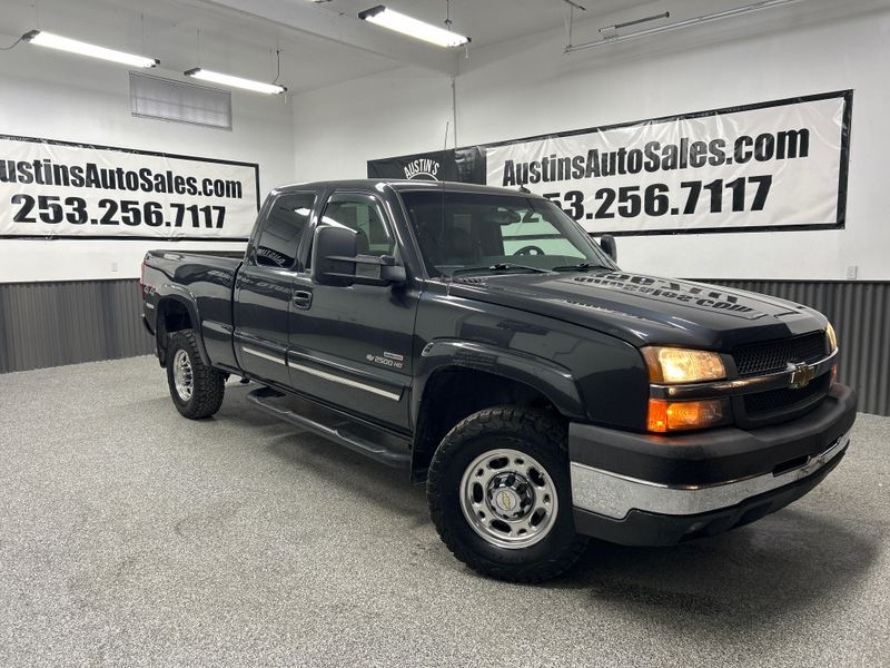2004 Chevrolet Silverado 2500HD LT Extended Cab Upper Image 1