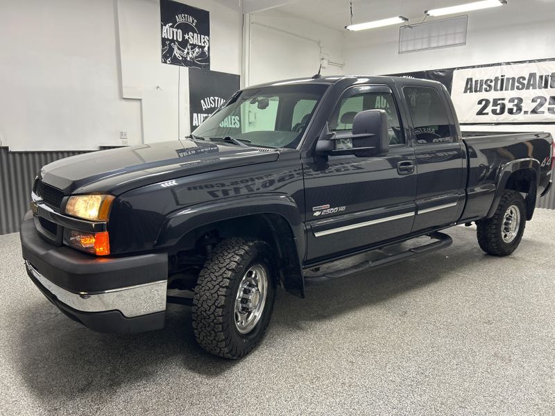 2004 Chevrolet Silverado 2500HD LT Extended Cab Upper Image 2