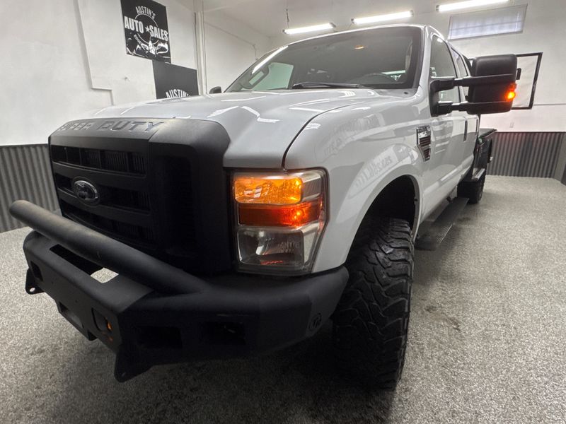2009 Ford F-350 Super Duty FX4 Crew Cab Upper Image 2