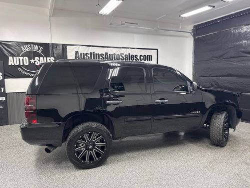 2010 Chevrolet Tahoe LS Lower Image 3