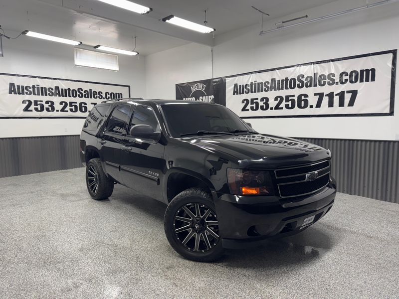 2010 Chevrolet Tahoe LS Upper Image 1