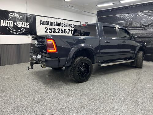 2019 Ram 1500 Laramie Crew Cab Lower Image 3