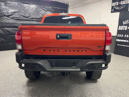 2017 Toyota Tacoma TRD Off-Road Double Cab Lower Image 2