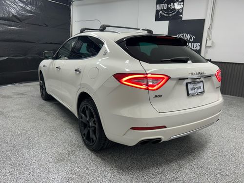 2017 Maserati Levante S Lower Image 2