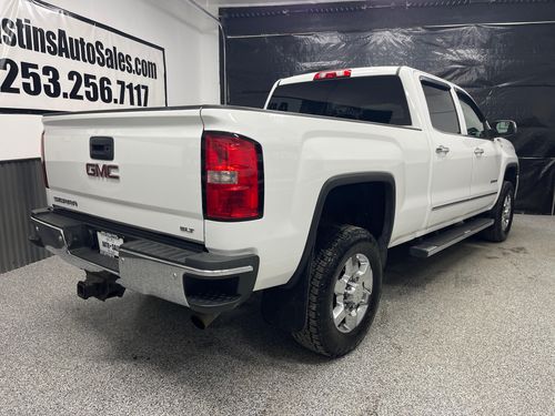2015 GMC Sierra 2500HD SLT Crew Cab Lower Image 1