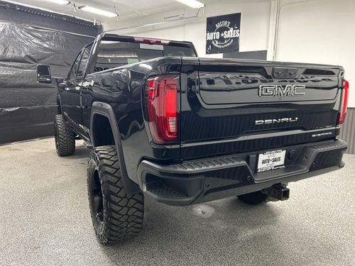 2022 GMC Sierra 2500HD Denali Crew Cab Lower Image 2