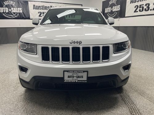 2016 Jeep Grand Cherokee Laredo Lower Image 3