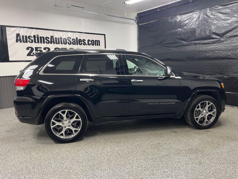 2021 Jeep Grand Cherokee Overland Upper Image 2