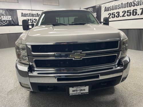 2008 Chevrolet Silverado 3500HD LTZ Crew Cab Lower Image 3