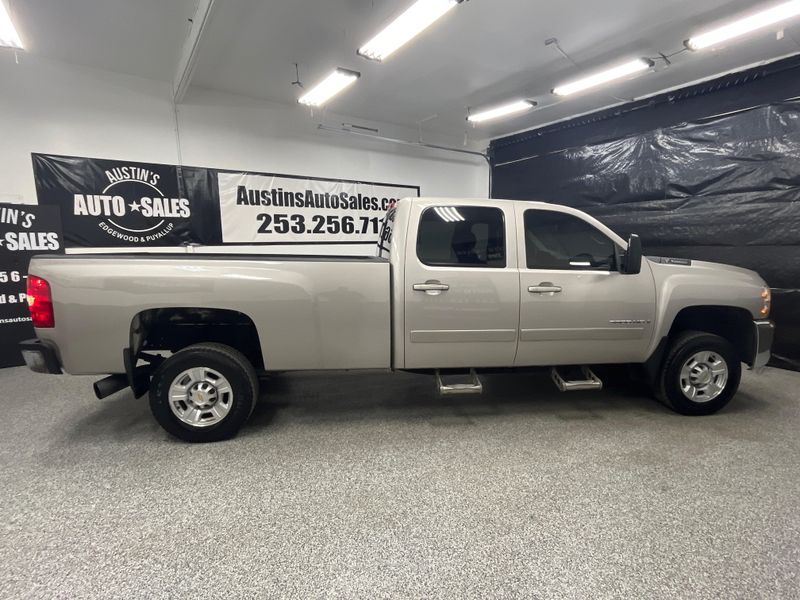2008 Chevrolet Silverado 3500HD LTZ Crew Cab Upper Image 2