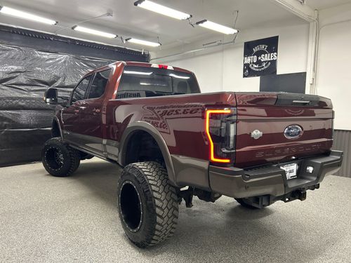 2017 Ford F-250 Super Duty King Ranch Crew Cab Lower Image 2