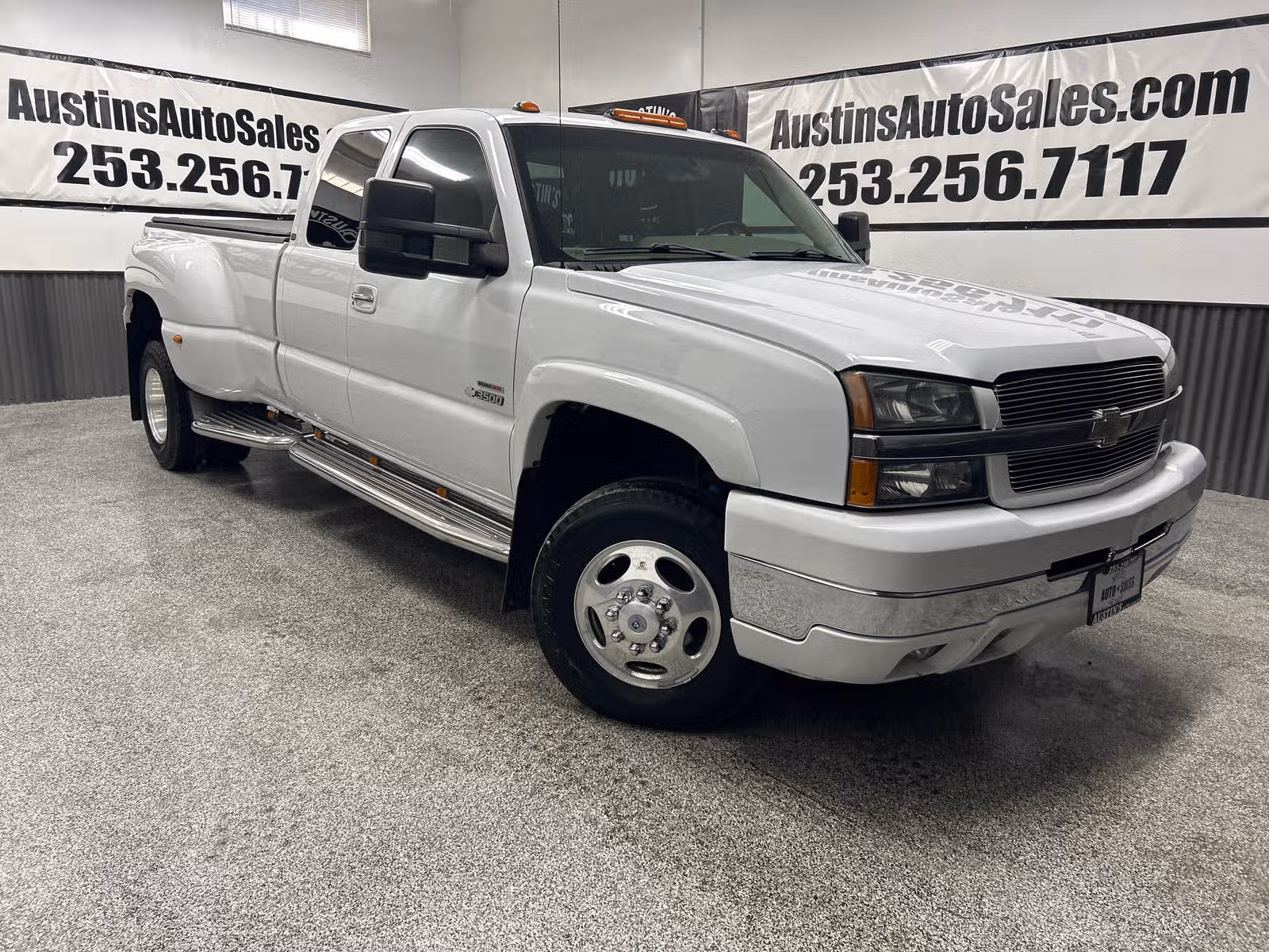 2003 Chevrolet Silverado 3500 LT Upper Image 1